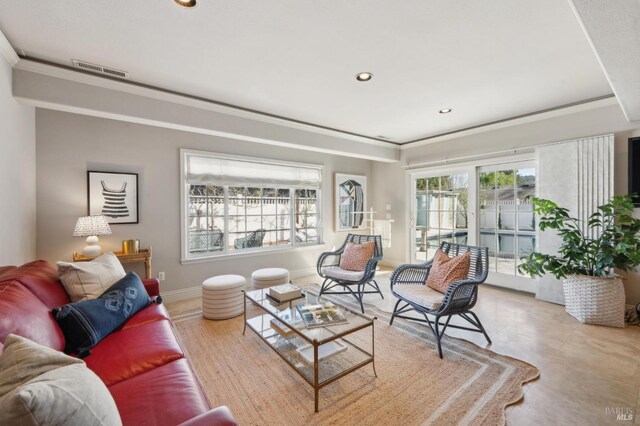 15 Kingswood Dr, Petaluma, CA 94952 - living area featuring ornamental molding and recessed lighting