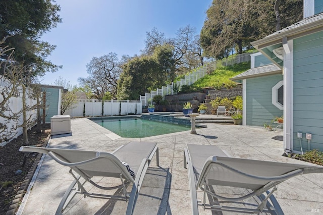 15 Kingswood Dr, Petaluma, CA 94952 - view of swimming pool with a patio, a fenced backyard, and a pool with connected hot tub