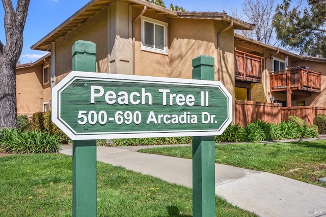 view of community / neighborhood sign