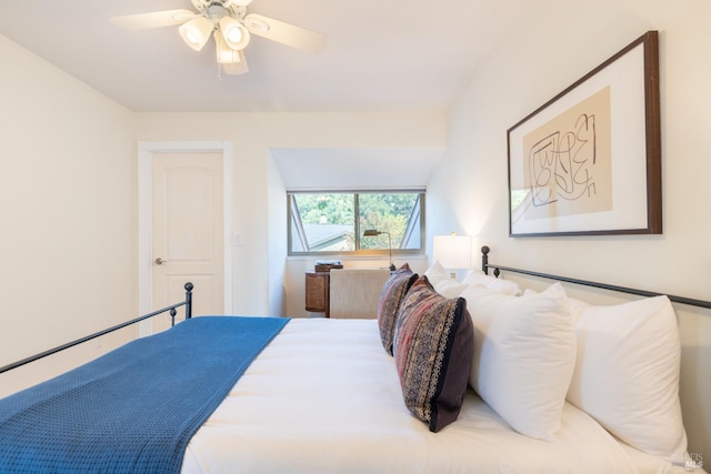 bedroom with ceiling fan