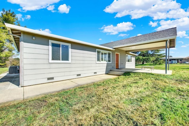 9862 Whalen Rd, Wallace, CA 95252 - view of front of home featuring crawl space, a patio, central AC, and a front yard
