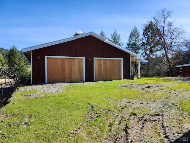 view of detached garage