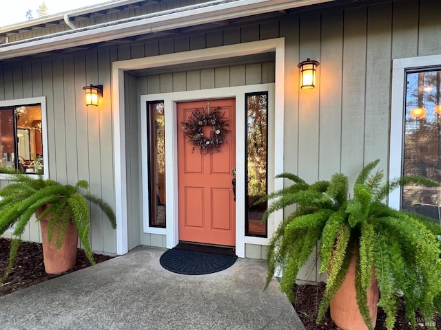 property entrance featuring covered porch