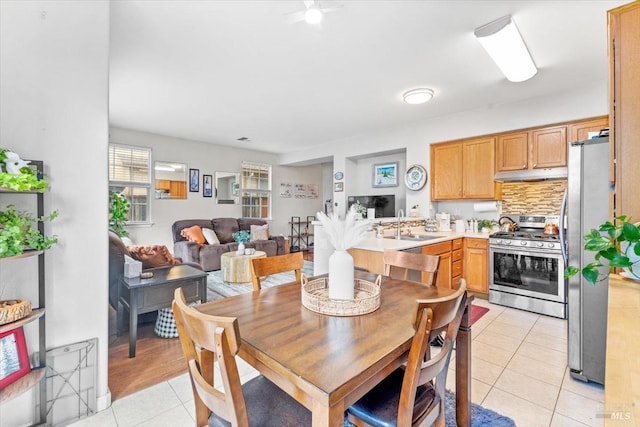 dining room with light tile patterned floors