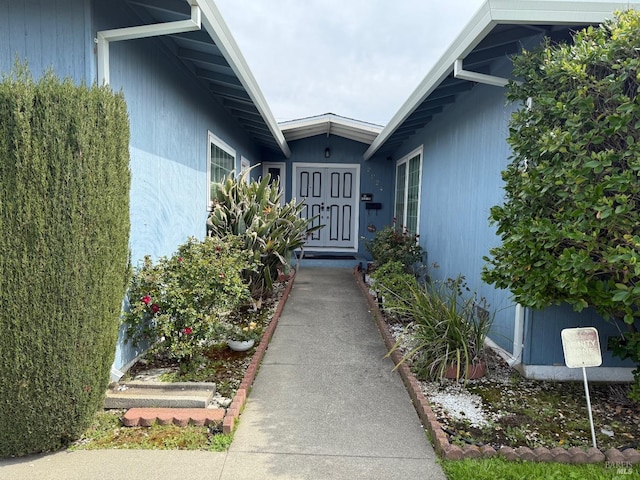 2024 San Luis St, Fairfield, CA 94533 - view of property entrance