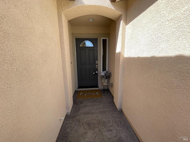501 Three Rivers Ct, Rio Vista, CA 94571 - property entrance featuring stucco siding