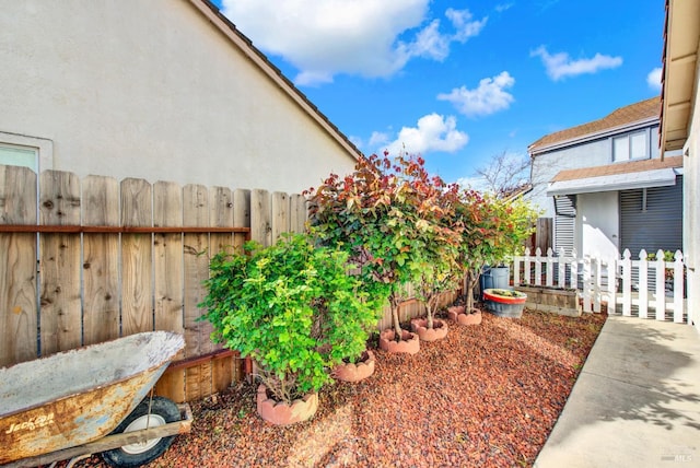 view of yard featuring fence