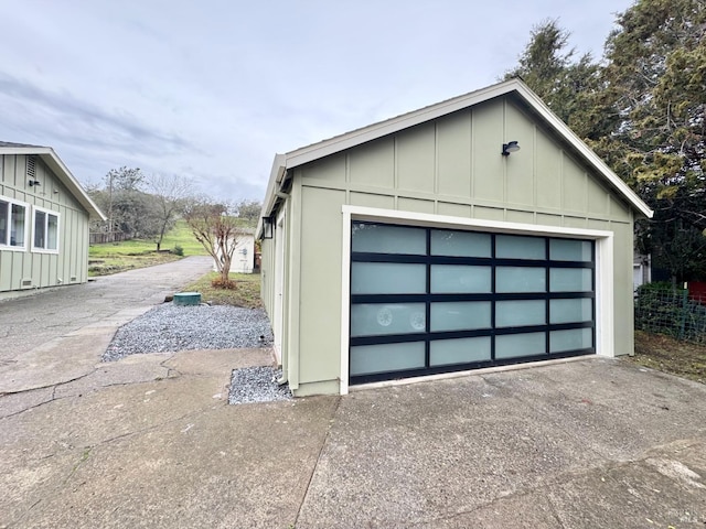 2131 1st Ave, Napa, CA 94558 - detached garage with driveway