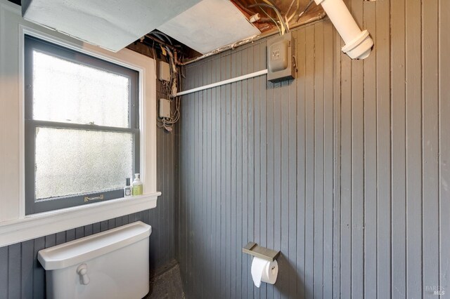 36 Wilson Ave, Vallejo, CA 94590 - bathroom with toilet and wood walls