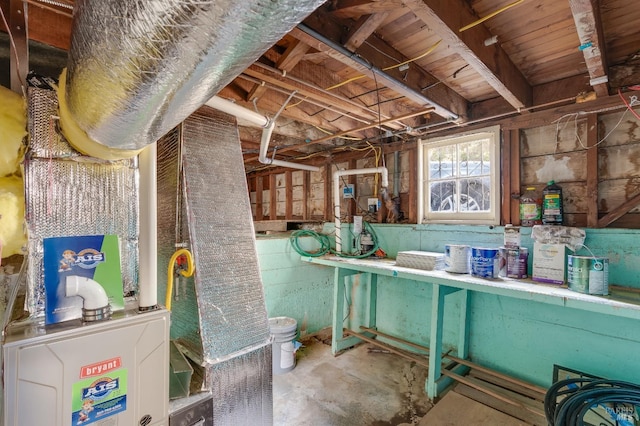 36 Wilson Ave, Vallejo, CA 94590 - bathroom featuring concrete floors