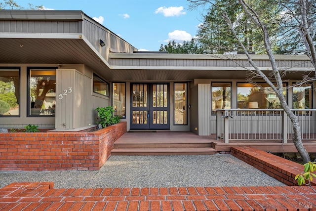 entrance to property with covered porch