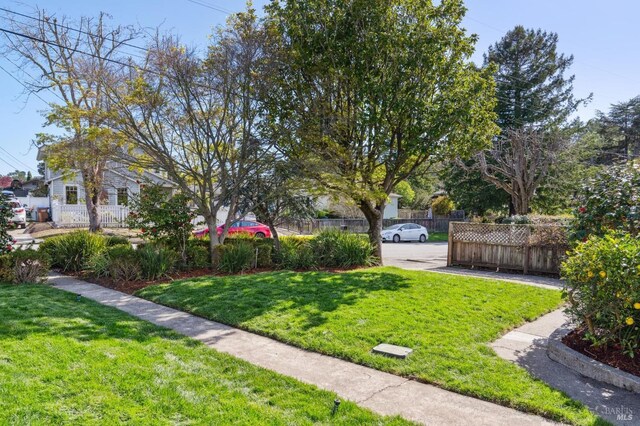 view of yard featuring fence