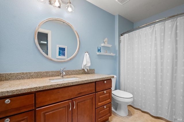 full bath featuring a shower with curtain, tile patterned flooring, vanity, toilet, and visible vents