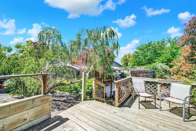 280 Park St, Concord, CA 94520 - wooden deck with fence