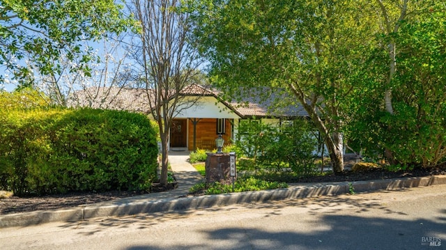view of front of property