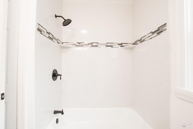 308 Central Ave, Vallejo, CA 94590 - full bath featuring shower / washtub combination