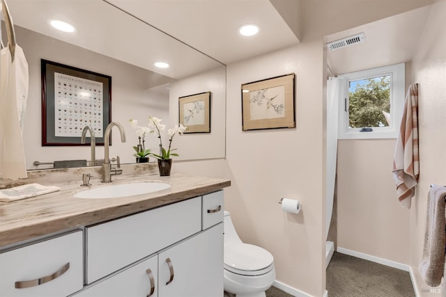full bathroom with recessed lighting, visible vents, toilet, vanity, and baseboards