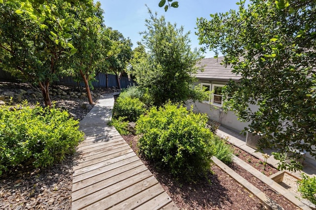 5232 Sunridge Dr, Fairfield, CA 94534 - surrounding community featuring fence