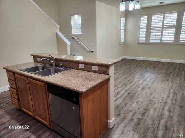 interior space featuring dark wood-type flooring, visible vents, and baseboards
