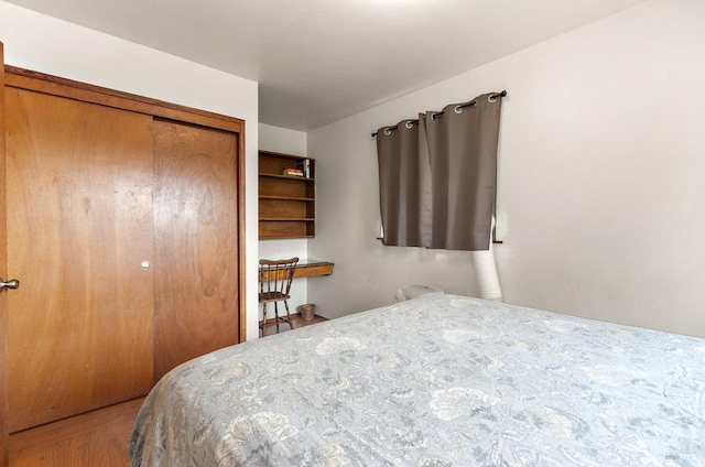 bedroom with a closet