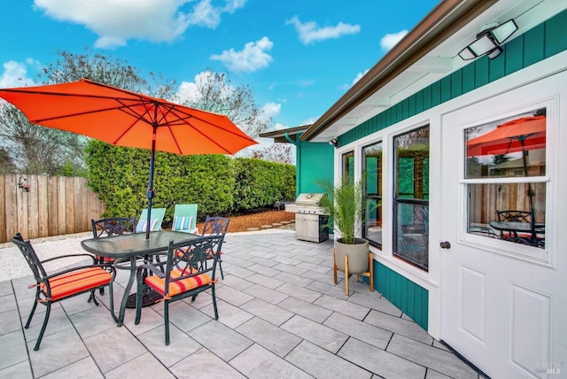 148 Kerns Ct, Napa, CA 94558 - view of patio featuring outdoor dining space