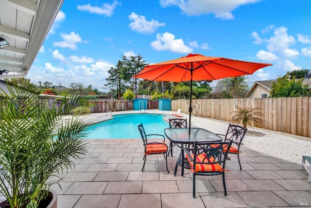 148 Kerns Ct, Napa, CA 94558 - view of pool featuring a patio area, a fenced backyard, and outdoor dining area