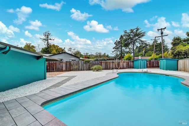 148 Kerns Ct, Napa, CA 94558 - view of pool featuring a fenced backyard
