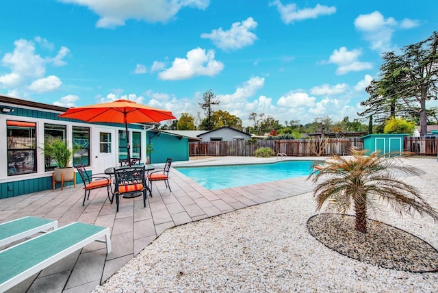 148 Kerns Ct, Napa, CA 94558 - view of swimming pool featuring a fenced backyard and a patio area