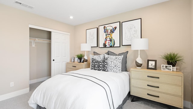 1096 Fiano Pl, Manteca, CA 95337 - carpeted bedroom featuring a closet, baseboards, and recessed lighting
