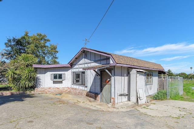 bungalow with fence