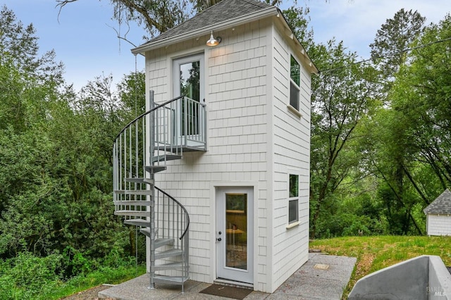 4040 Burnside Rd, Sebastopol, CA 95472 - deck featuring a lawn
