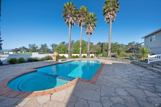 146 Shelina Vista Ln, Petaluma, CA 94952 - view of pool featuring a patio and a pool with connected hot tub