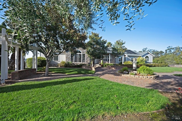 146 Shelina Vista Ln, Petaluma, CA 94952 - view of front facade featuring a front lawn