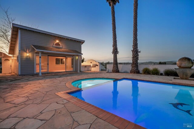 146 Shelina Vista Ln, Petaluma, CA 94952 - view of pool featuring a patio area and a pool with connected hot tub