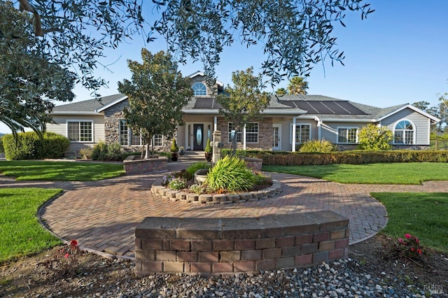 146 Shelina Vista Ln, Petaluma, CA 94952 - view of front facade featuring a front lawn and roof mounted solar panels