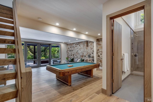 recreation room with light wood-style flooring, billiards, and recessed lighting