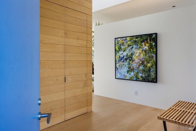 unfurnished room featuring wood finished floors