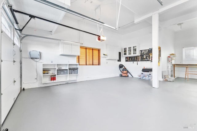 433 Tee Ct, Healdsburg, CA 95448 - garage featuring a garage door opener