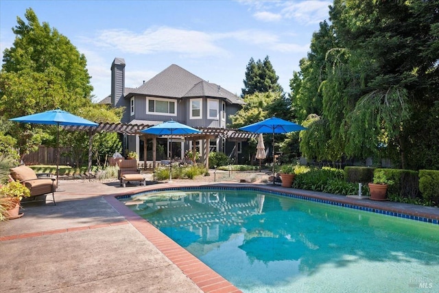 433 Tee Ct, Healdsburg, CA 95448 - outdoor pool featuring a patio and a pergola