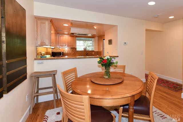 6600 Yount St Unit 40, Yountville, CA 94599 - dining space featuring recessed lighting, light wood-style flooring, and baseboards