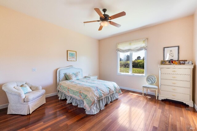 2614 Scotts Right Of Way, Sebastopol, CA 95472 - hall featuring wood finished floors and baseboards