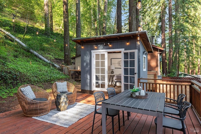 deck featuring outdoor dining space