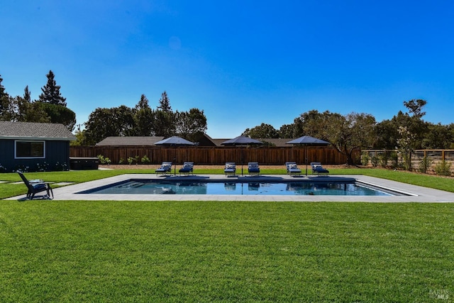 view of swimming pool