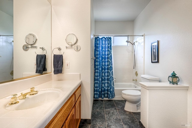 full bathroom featuring toilet, shower / tub combo with curtain, and vanity