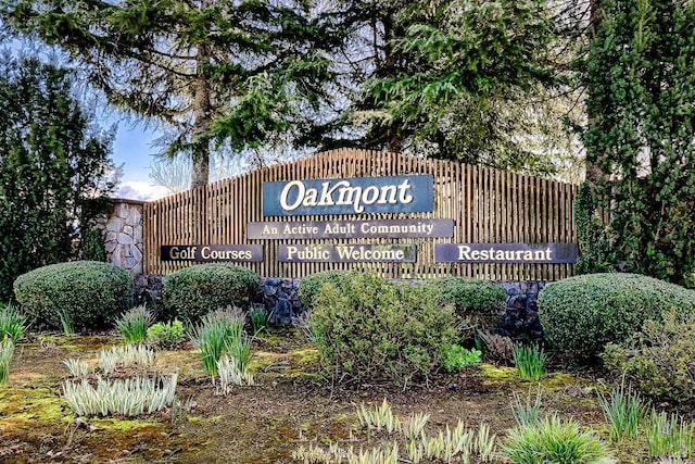 view of community / neighborhood sign