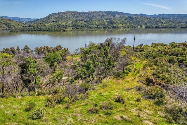 5851 Lake Ridge Dr, Ukiah, CA 95482