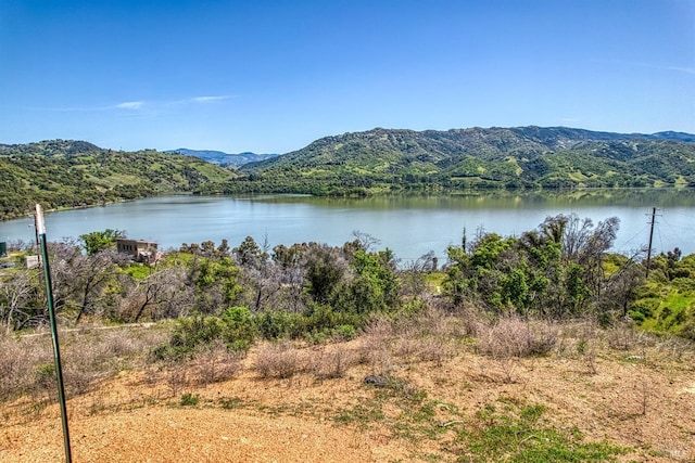 5851 Lake Ridge Dr, Ukiah, CA 95482