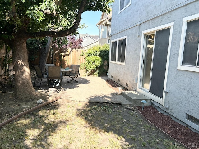 261 Bridgewater Cir, Suisun City, CA 94585 - view of yard featuring a patio