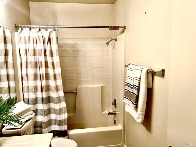 261 Bridgewater Cir, Suisun City, CA 94585 - full bathroom featuring shower / bathtub combination with curtain, toilet, and vanity
