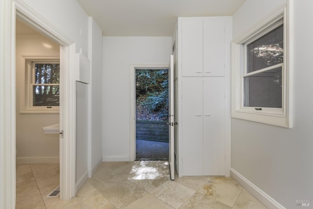 1065 Meadowsweet Dr, Corte Madera, CA 94925 - hall featuring baseboards